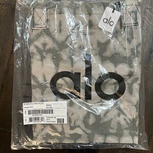 Alo Yoga Shopper Tote Bag – Grey Tie Dye – One Size